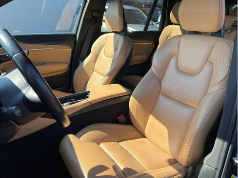 Used 2018 Volvo XC90 T8 Inscription w/ Convenience Package image 9