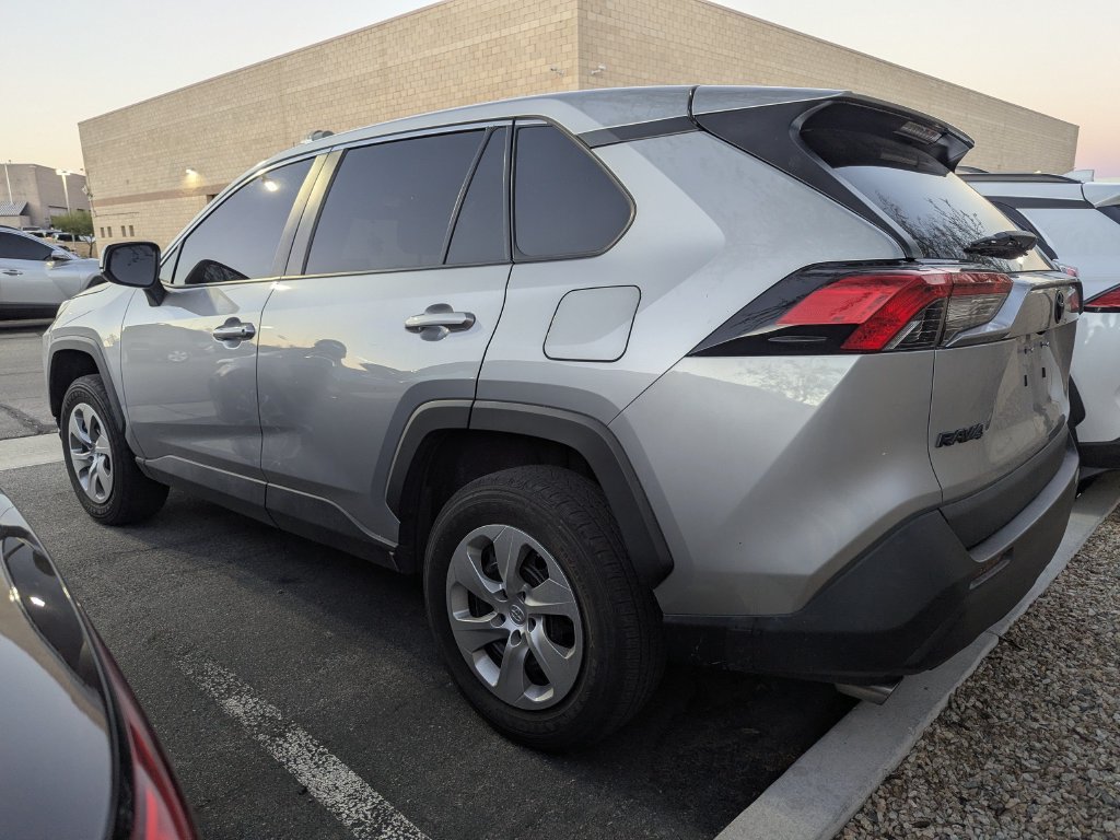 Used 2023 Toyota RAV4 LE FWD image 6