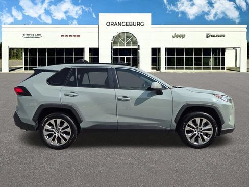 Used 2021 Toyota RAV4 XLE Premium FWD image 10