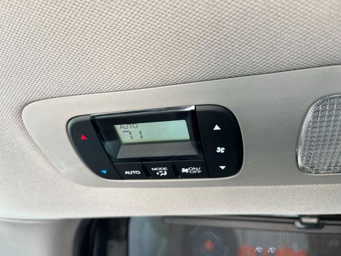 Used 2017 Honda Odyssey SE image 16