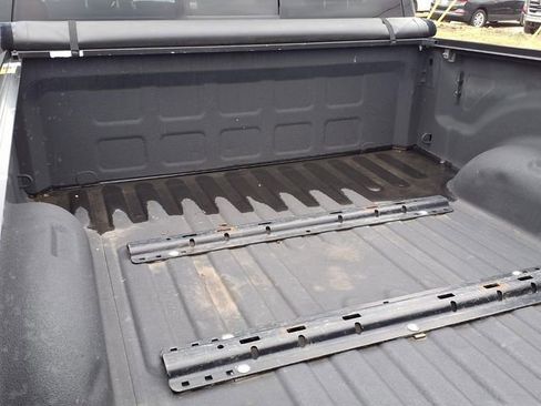 Used 2019 RAM 2500 Laramie w/ Black Appearance Package image 8