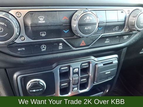 Used 2021 Jeep Wrangler Unlimited Sahara image 31