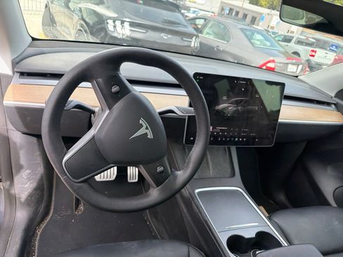 Used 2022 Tesla Model Y Performance AWD/4WD image 9