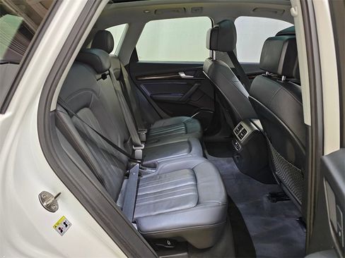 Used 2019 Audi Q5 2.0T Premium w/ Convenience Package image 12