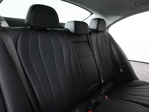 Used 2025 Mercedes-Benz E 350 Sedan image 19