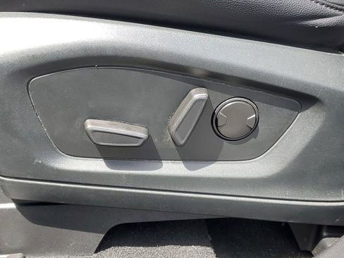 Used 2021 Ford Explorer Limited w/ Equipment Group 301A AWD/4WD image 6