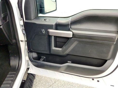 Used 2019 Ford F150 XLT w/ Equipment Group 302A Luxury AWD/4WD image 26