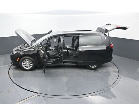 New 2025 Chrysler Voyager LX image 71