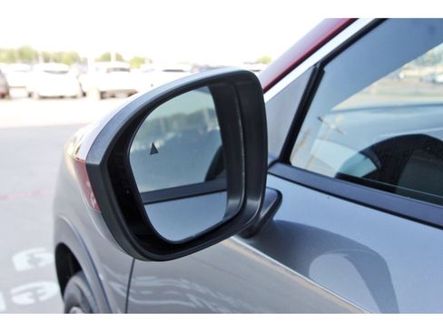 Used 2025 Nissan Kicks SV FWD image 10