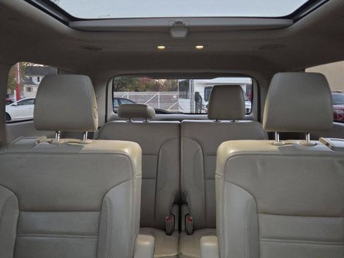 Used 2017 GMC Acadia Denali w/ Technology Package image 25