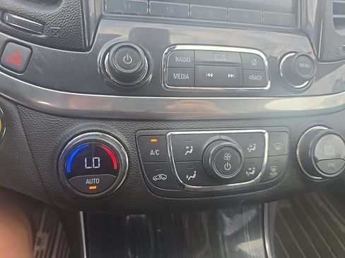Used 2019 Chevrolet Impala LT w/ LT Leather Package FWD image 17