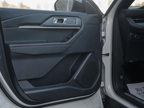 Used 2025 Ford Explorer ST-Line w/ ST-Line Street Pack image 40