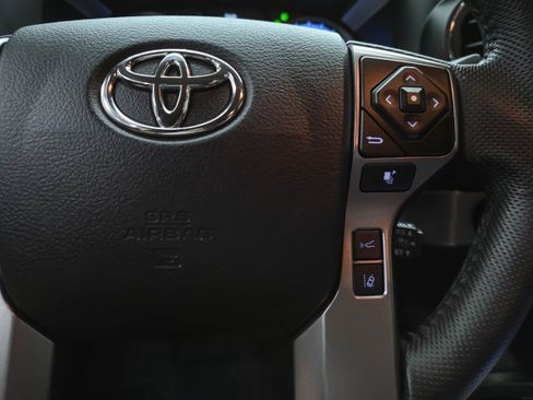 Used 2022 Toyota Tacoma SR5 AWD/4WD image 22