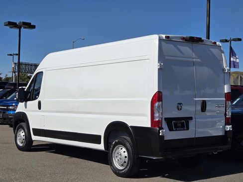 Used 2023 RAM ProMaster 2500 w/ Driver Convenience Group image 6