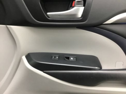 Used 2019 Toyota Highlander Limited Platinum AWD/4WD image 29
