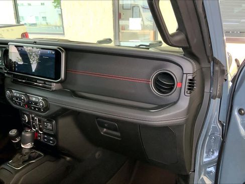 Used 2024 Jeep Wrangler Unlimited Rubicon 392 image 18