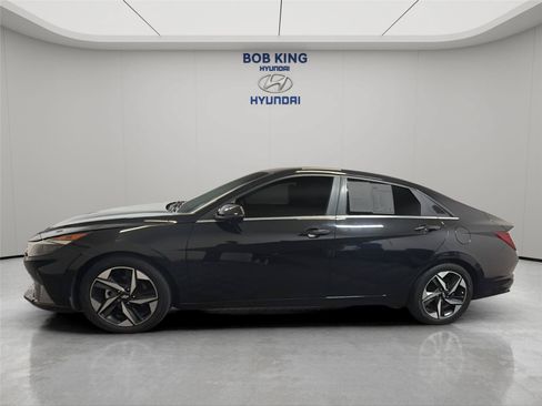 Used 2021 Hyundai Elantra SEL w/ Convenience + Premium Package FWD image 2