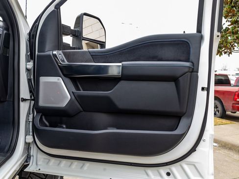 Used 2025 Ford F250 Platinum w/ Tremor Off-Road Package image 38