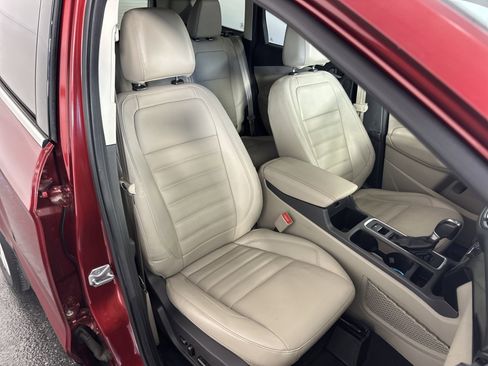 Used 2017 Ford Escape Titanium image 31