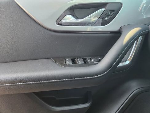 Used 2025 Chevrolet Blazer LT image 24