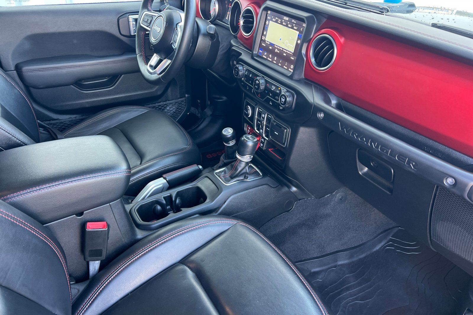 Used 2021 Jeep Wrangler Unlimited Rubicon w/ Uconnect 4C Nav & Sound Group AWD/4WD image 13