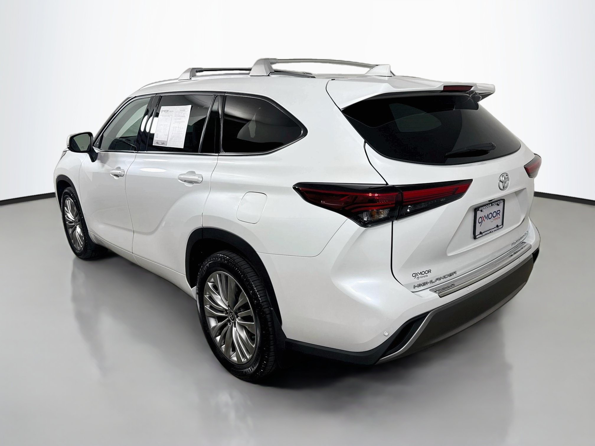 Used 2022 Toyota Highlander Platinum AWD/4WD image 5