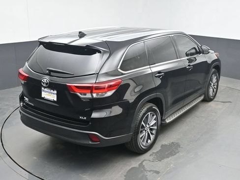 Used 2019 Toyota Highlander XLE FWD image 43