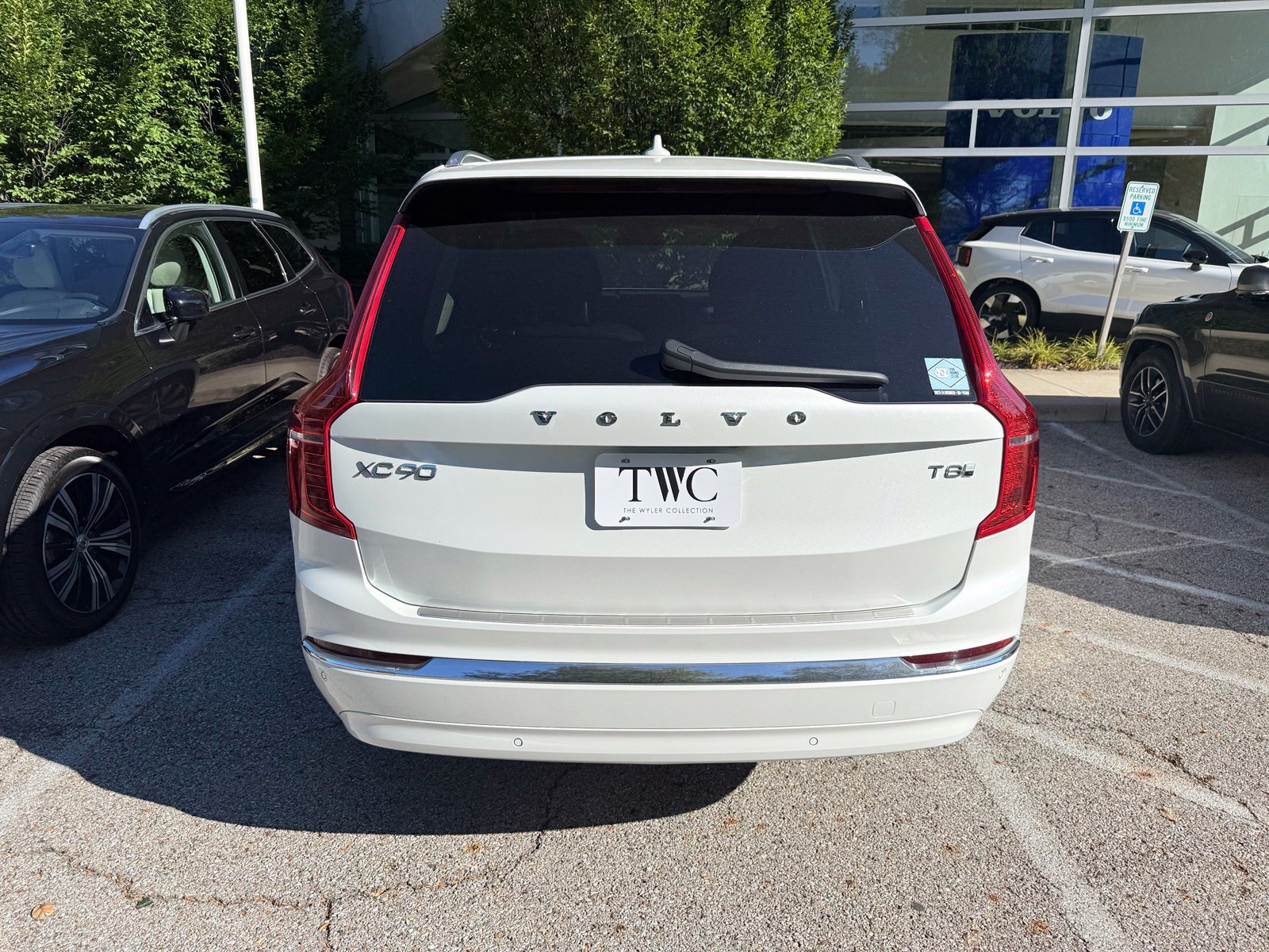 Used 2025 Volvo XC90 T8 Plus w/ Protection Package Premier AWD/4WD image 7