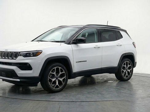Used 2025 Jeep Compass Limited image 3