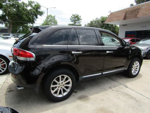 Used 2013 Lincoln MKX FWD image 4