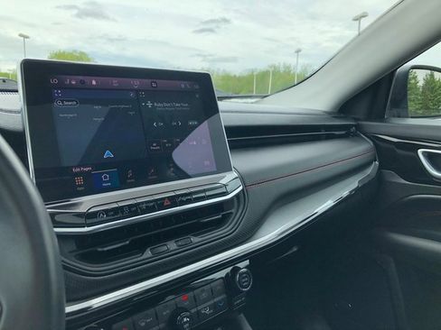 Used 2022 Jeep Compass Trailhawk w/ Trailhawk Elite Group image 13