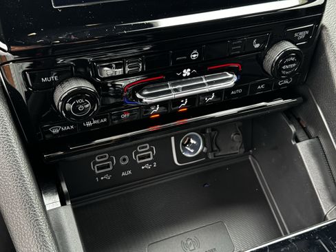 New 2025 Jeep Grand Cherokee Altitude image 19