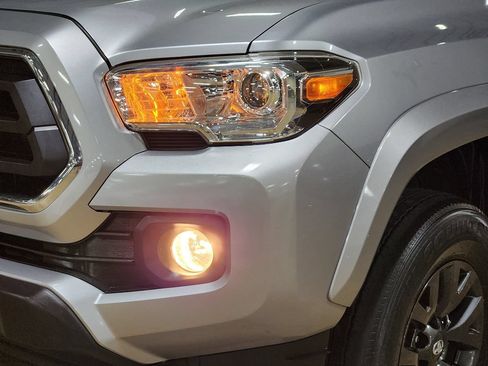 Used 2021 Toyota Tacoma SR5 RWD image 14