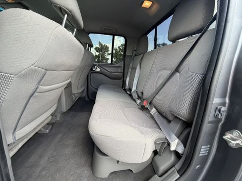 Used 2019 Nissan Frontier SV w/ Value Truck Package RWD image 12