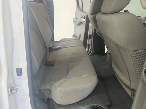 Used 2021 Nissan Frontier SV w/ Midnight Edition Floor Mats AWD/4WD image 37