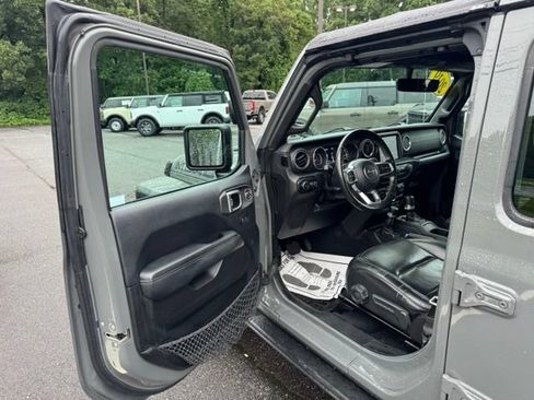 Used 2019 Jeep Wrangler Unlimited Sahara w/ Quick Order Package 24M Moab AWD/4WD image 14