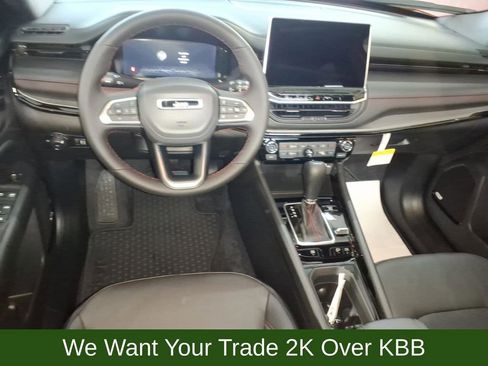 New 2026 Jeep Compass Trailhawk w/ Sun, Sound & Navigation Group image 10