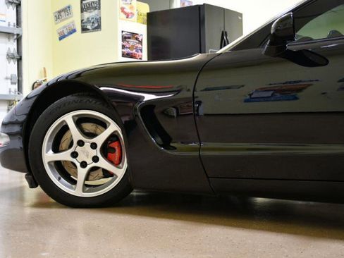 Used 1999 Chevrolet Corvette Coupe image 10
