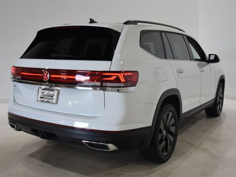 Used 2025 Volkswagen Atlas SE FWD image 4