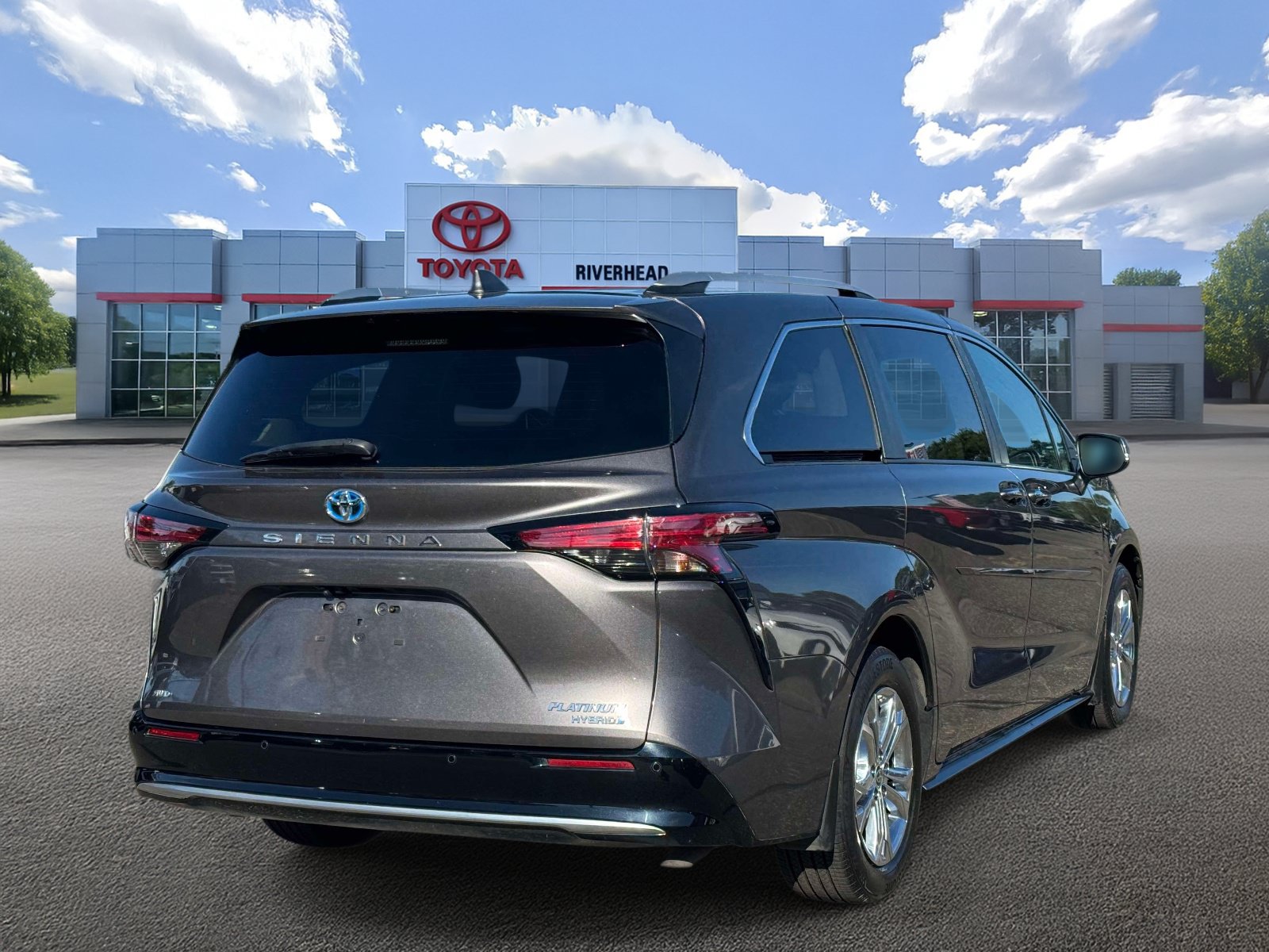 Certified 2023 Toyota Sienna Platinum AWD/4WD image 4