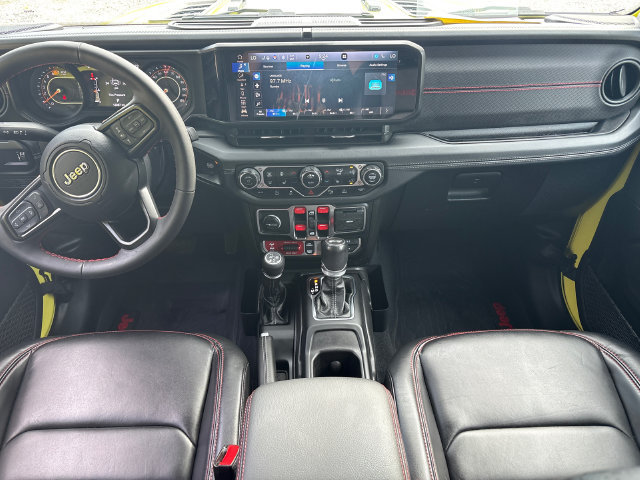 Used 2024 Jeep Wrangler Unlimited Rubicon AWD/4WD image 19