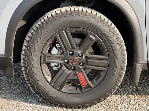 Used 2025 Nissan Rogue SV image 28