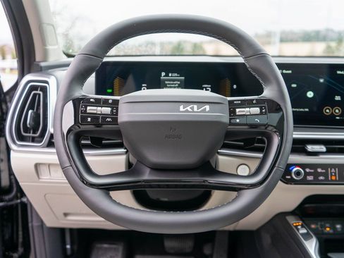 New 2026 Kia Sorento EX w/ EX Premium Package AWD/4WD image 16