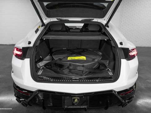 Used 2025 Lamborghini Urus SE image 12