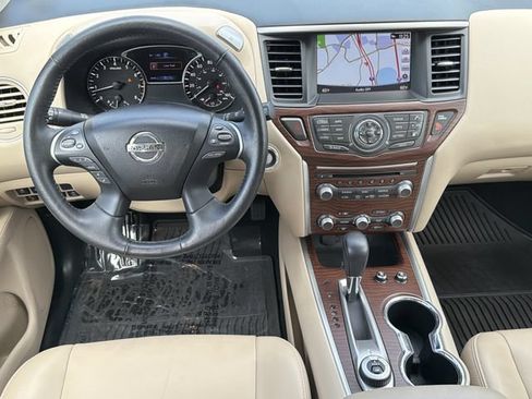 Used 2020 Nissan Pathfinder Platinum AWD/4WD image 23