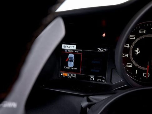 Used 2019 Ferrari 488 Spider image 30