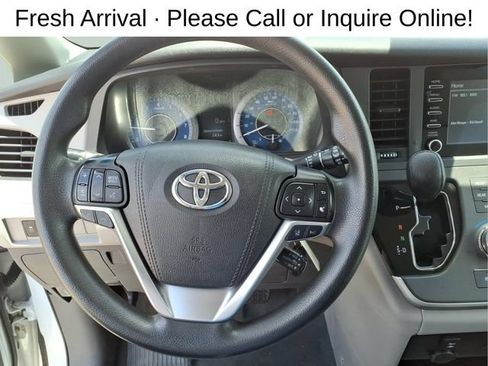 Used 2020 Toyota Sienna L FWD image 15