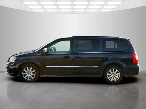 Used 2011 Chrysler Town & Country Touring-L w/ Entertainment Group #2 image 8