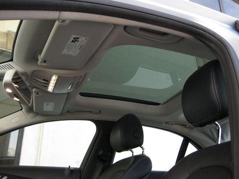 Used 2015 Mercedes-Benz C 300 Sedan image 24