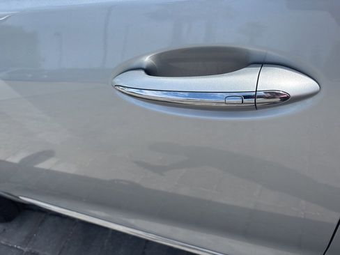 Used 2019 Buick Enclave Premium w/ Experience Buick Package image 24